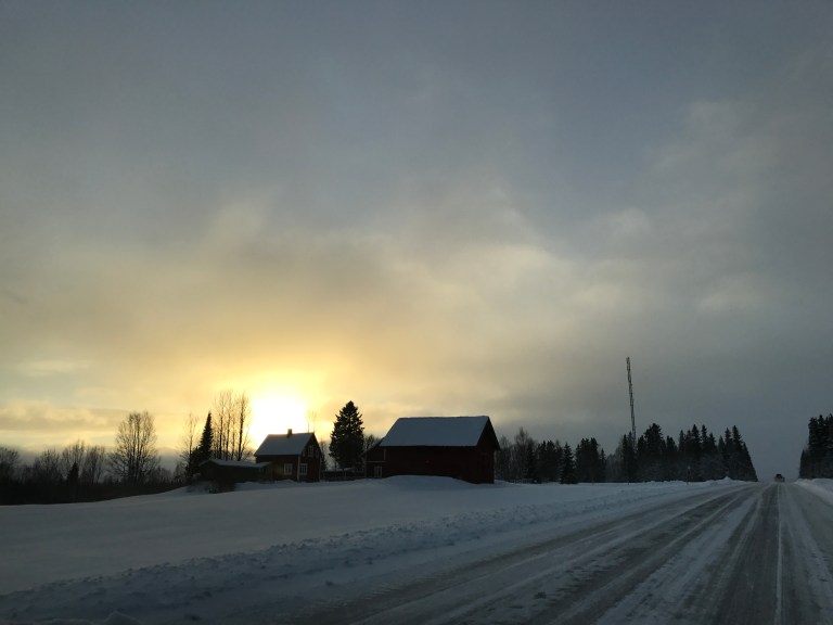 driving-west-from-are-2